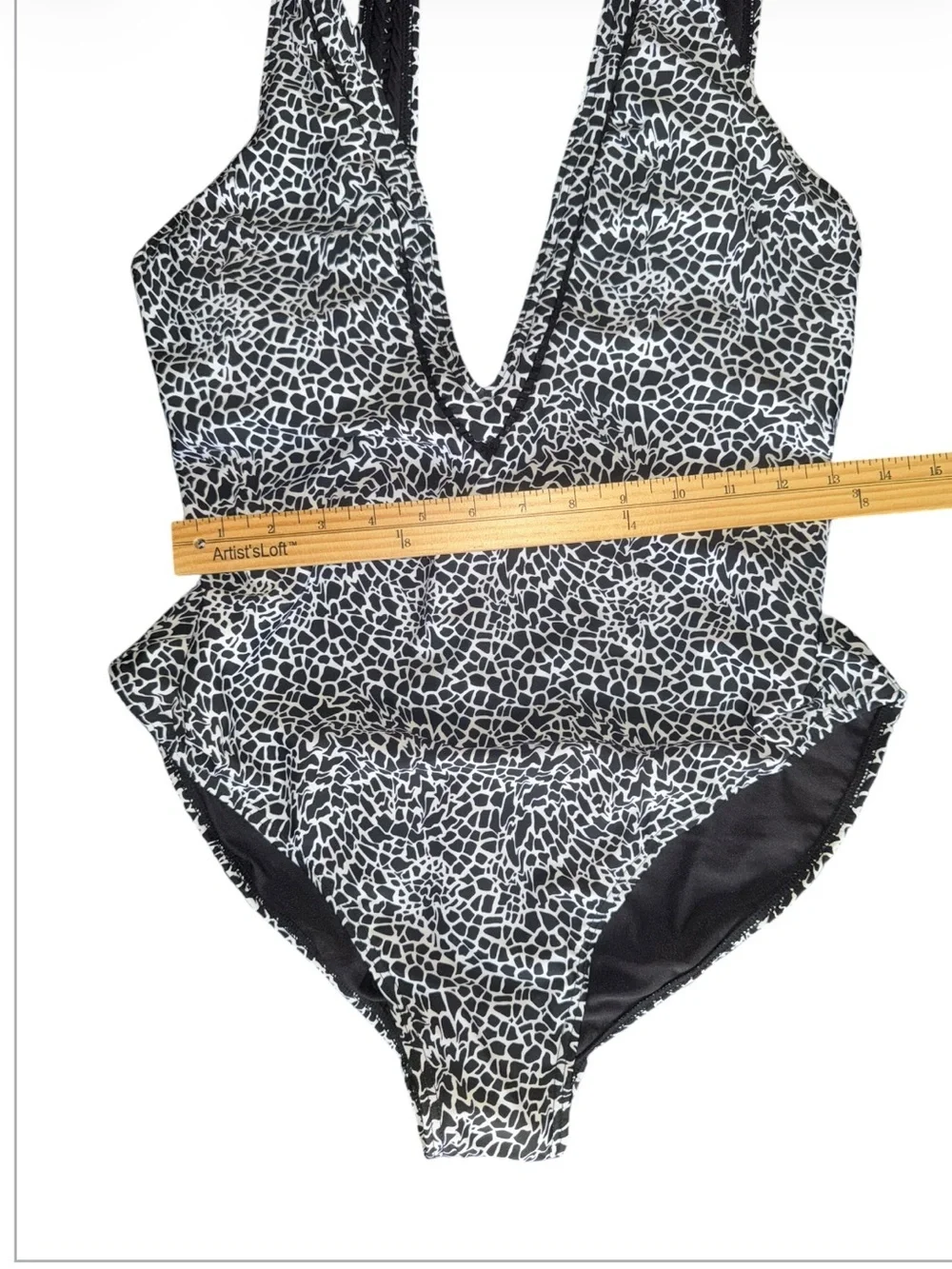 NWT Frederick’s of Hollywood Capri One Piece Swimsuit XL Black White Plunge